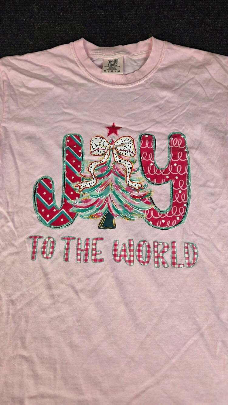 Comfort Colors Joy To The World Christmas Tree Shirt Size Medium Pink